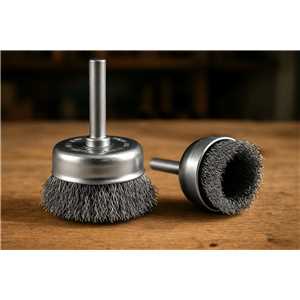 Escova de aço inox tipo copo, 2", com haste 1/4" VONDER